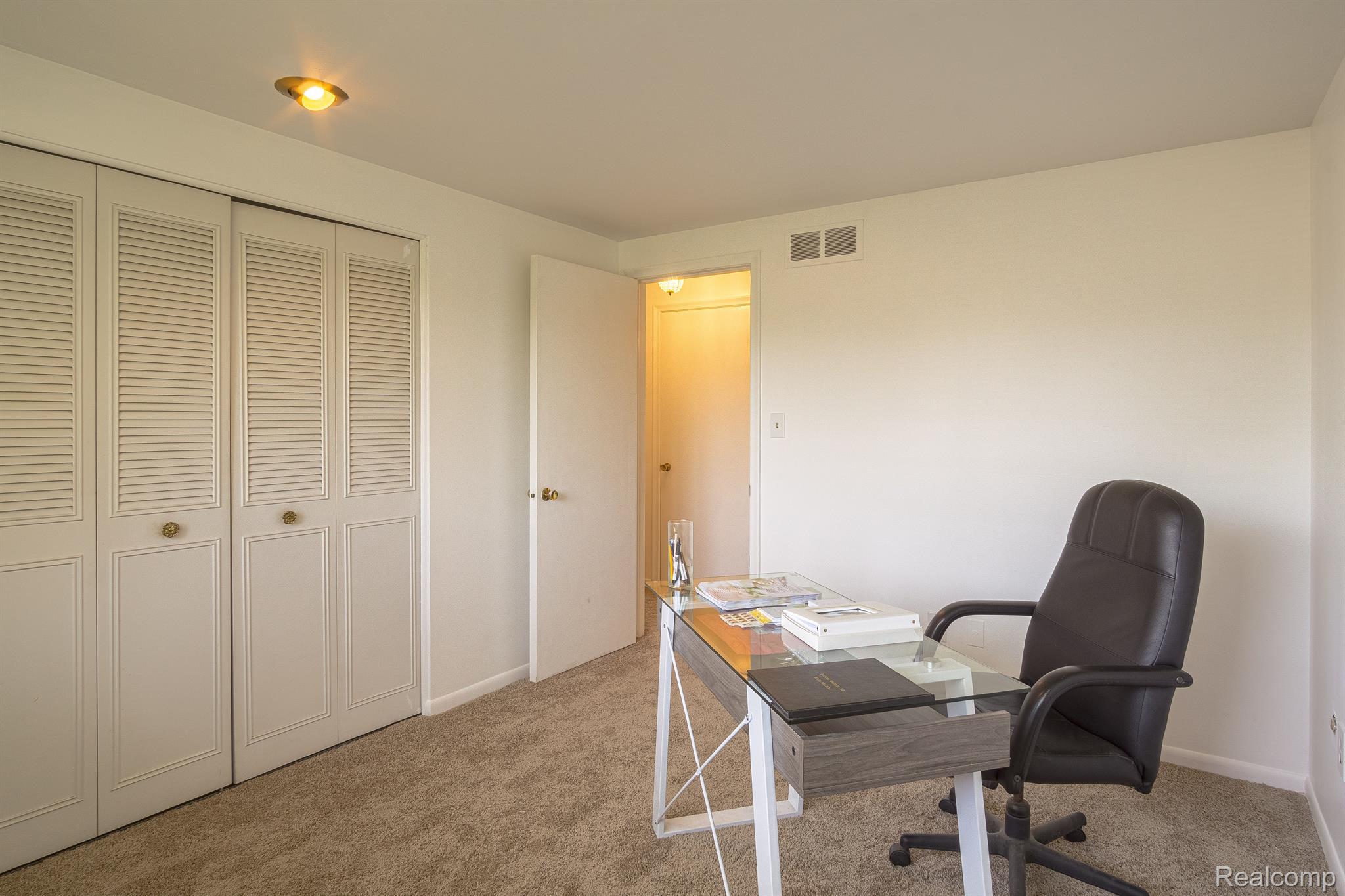 17425 Westhampton Road Southfield, MI 48075 - Photo 43 of 58 Gallery Image 43