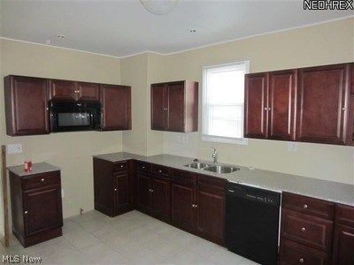 3293 Tullamore Road Cleveland, OH 44118 - Photo 11 of 14 Gallery Image 11