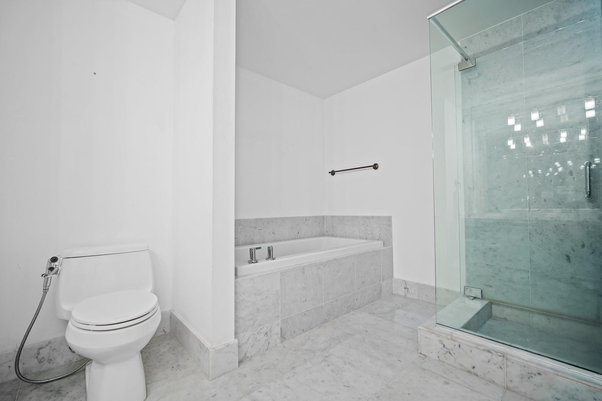 244 Biscayne Boulevard, Unit 2210 Miami, FL 33132 - Photo 15 of 29 Photo 15