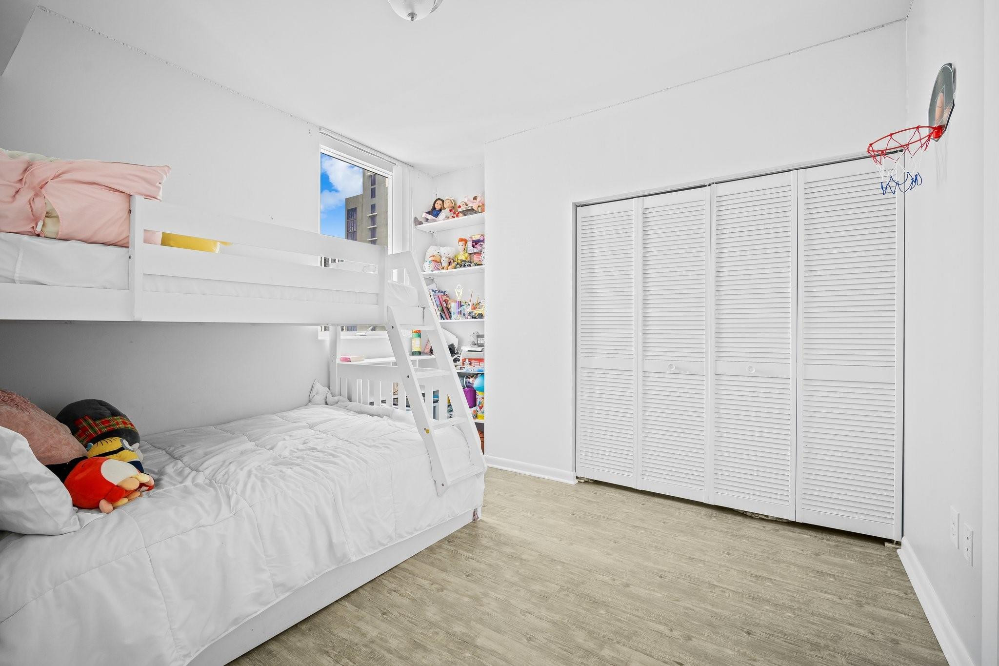 244 Biscayne Boulevard, Unit 2210 Miami, FL 33132 - Photo 19 of 29 Photo 19