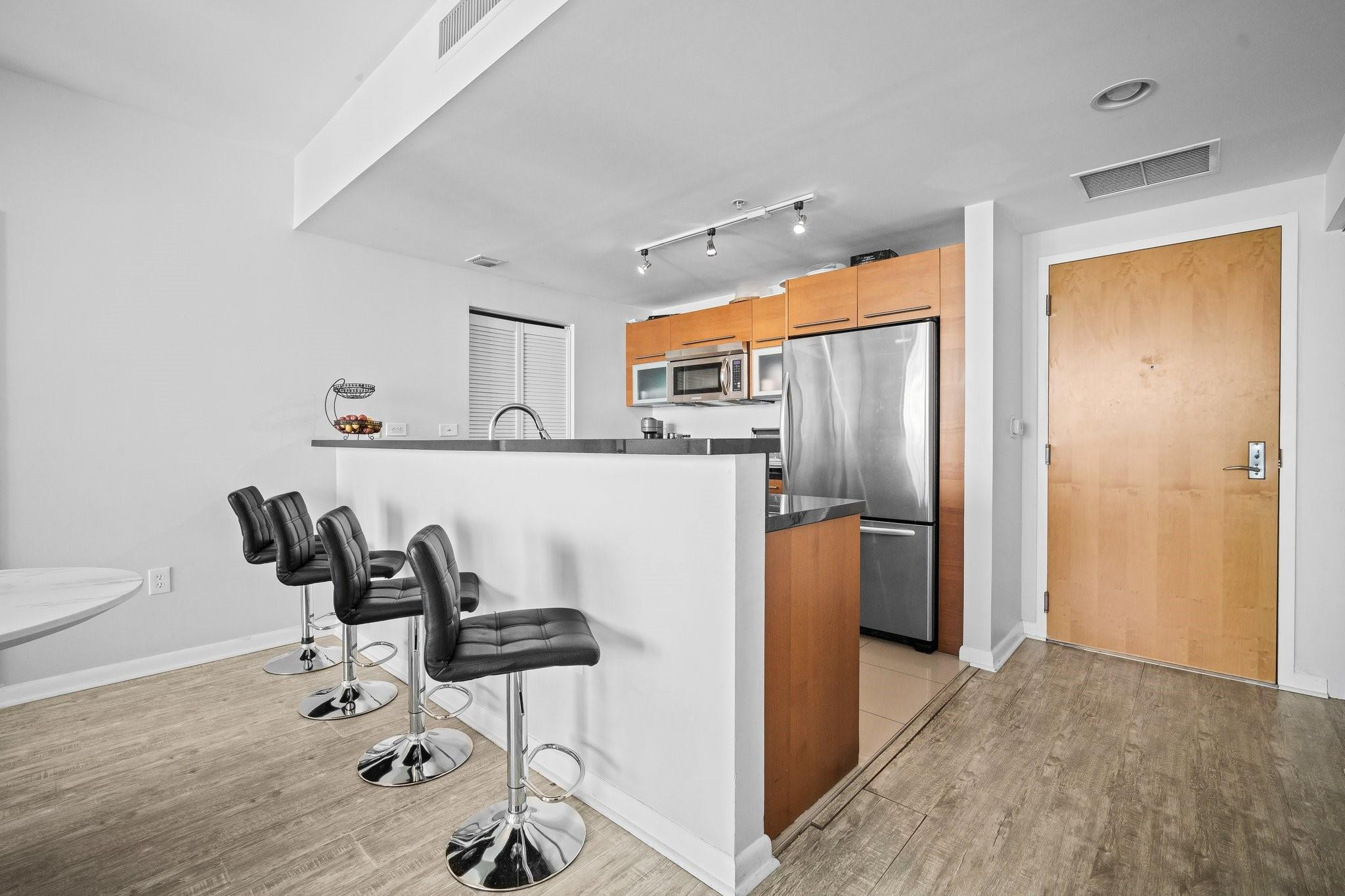 244 Biscayne Boulevard, Unit 2210 Miami, FL 33132 - Photo 2 of 29 Photo 2