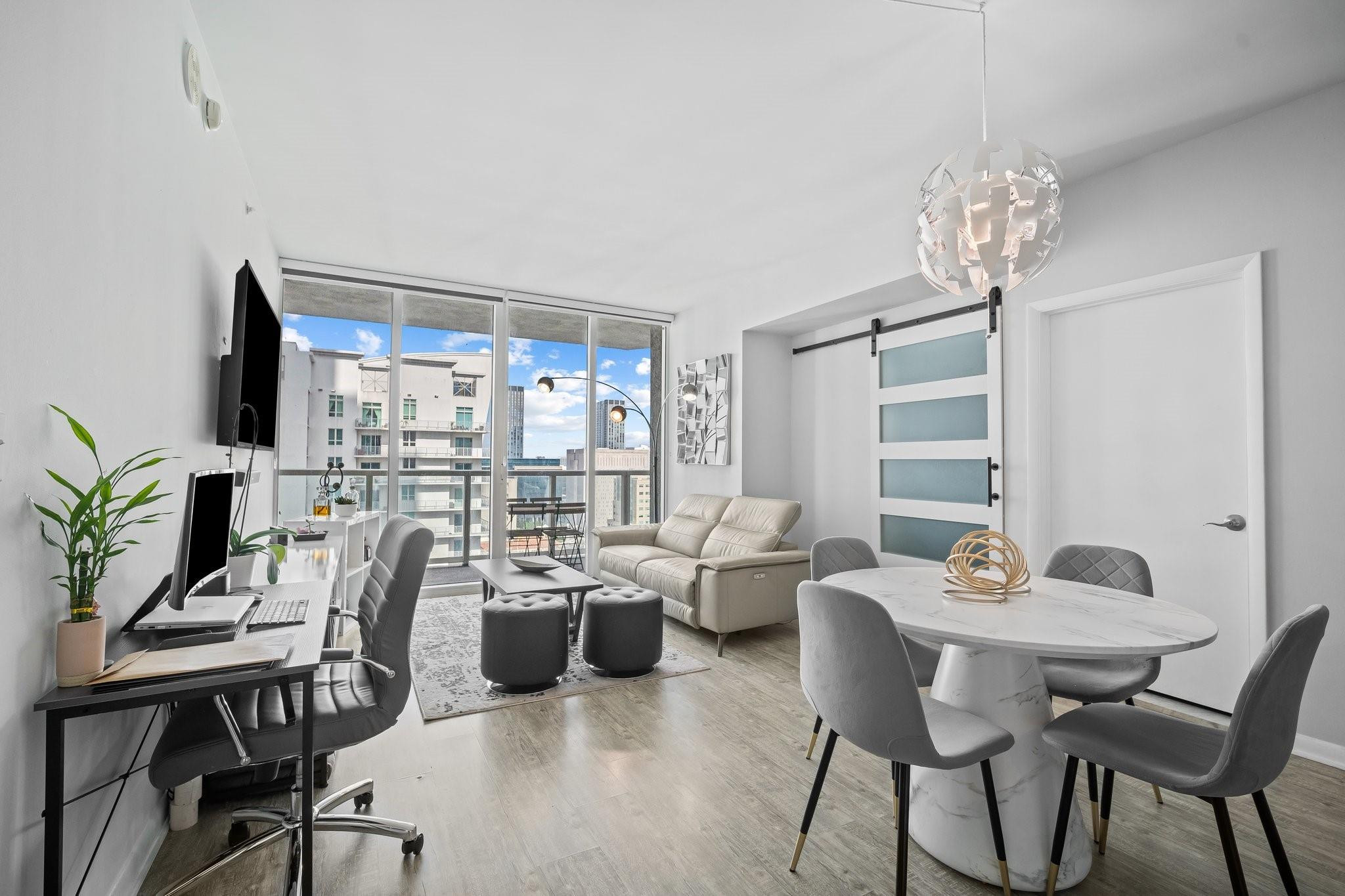 244 Biscayne Boulevard, Unit 2210 Miami, FL 33132 - Photo 6 of 29 Photo 6