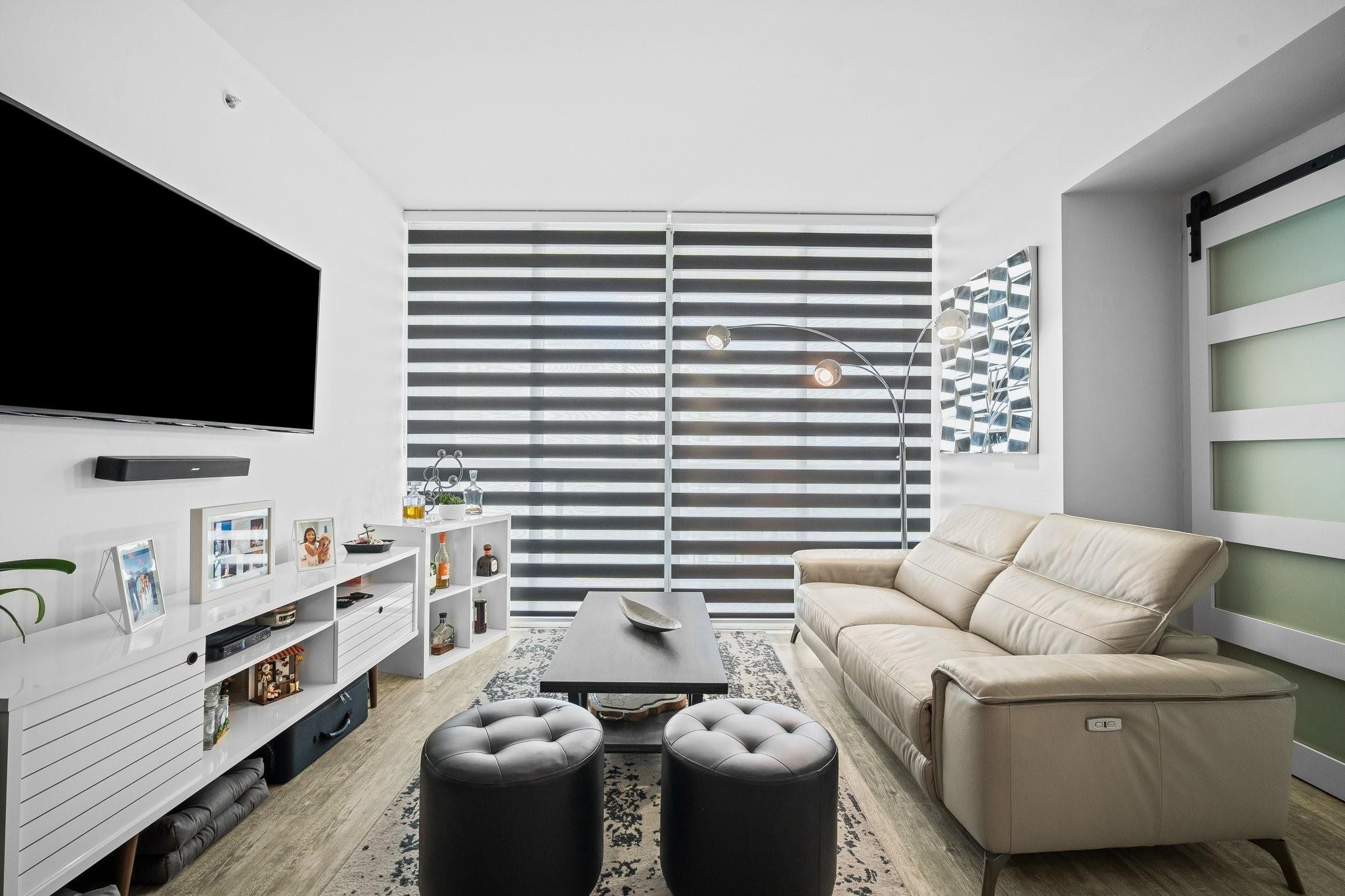 244 Biscayne Boulevard, Unit 2210 Miami, FL 33132 - Photo 9 of 29 Photo 9