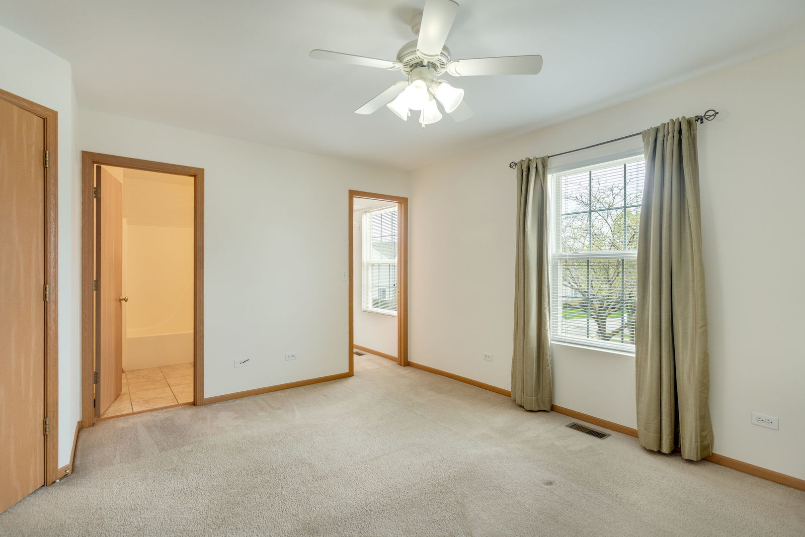 153 Yarrow Court Romeoville, IL 60446 - Photo 12 of 20 Gallery Image 12