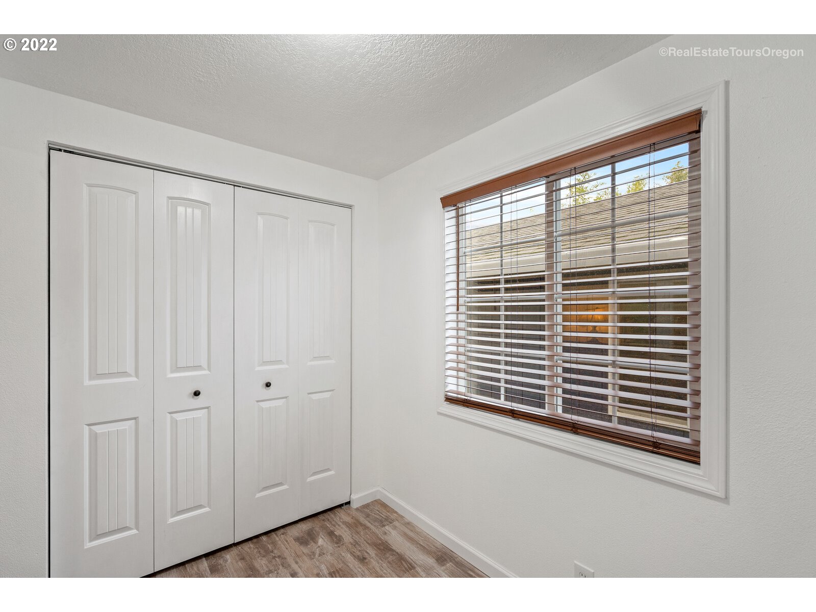 707 Roxe Drive Forest Grove, OR 97116 - Photo 15 of 32 a view of an empty room with a window