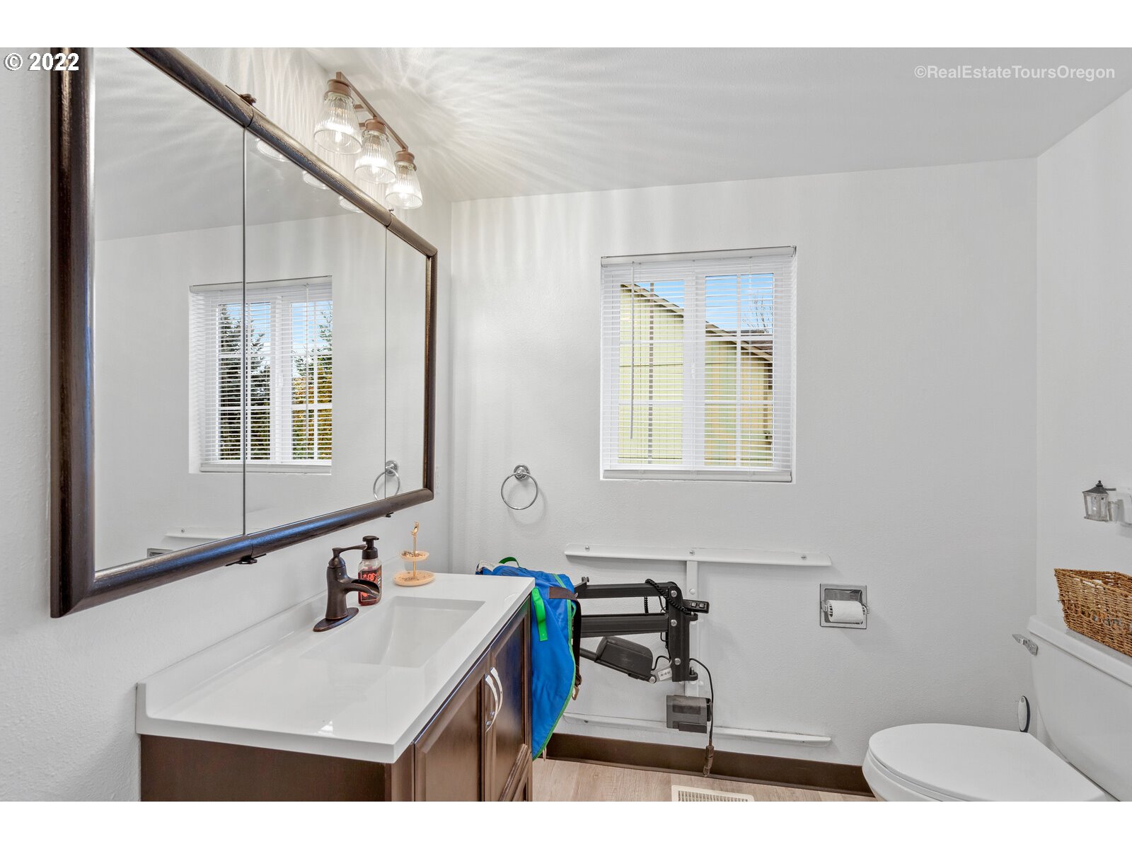 707 Roxe Drive Forest Grove, OR 97116 - Photo 20 of 32 a bathroom with a sink and a mirror