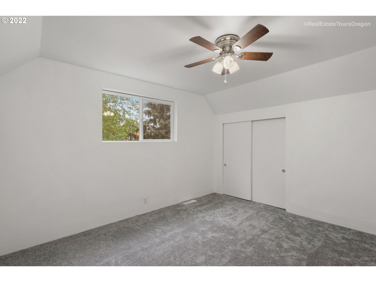 707 Roxe Drive Forest Grove, OR 97116 - Photo 28 of 32 a view of empty room with window