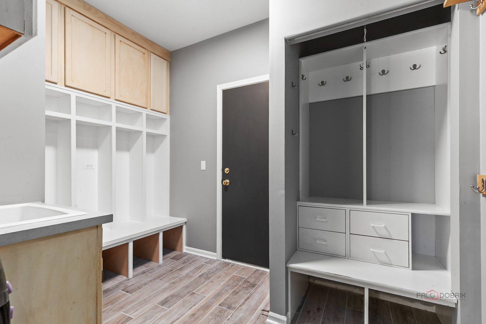 597 Treetop Lane Gurnee, IL 60031 - Photo 12 of 34 a bedroom with a bed and a window