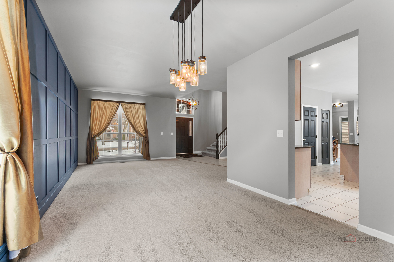 597 Treetop Lane Gurnee, IL 60031 - Photo 4 of 34 a view of livingroom with natural light