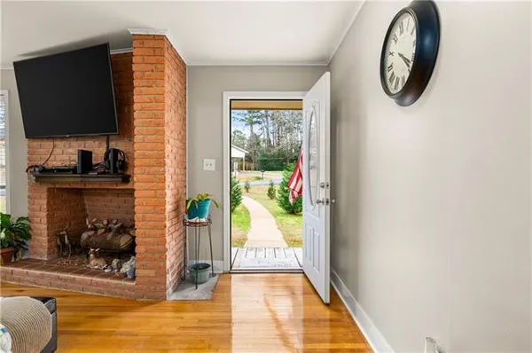 $269,000 | 2101 Fairview Lane, Pineville, LA 71360