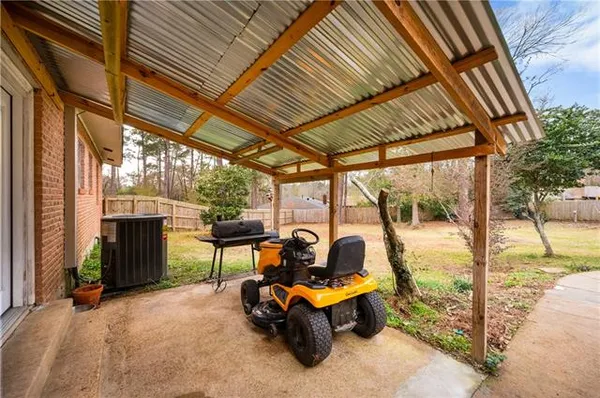 $269,000 | 2101 Fairview Lane, Pineville, LA 71360