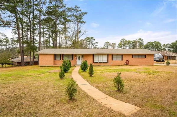 $269,000 | 2101 Fairview Lane, Pineville, LA 71360