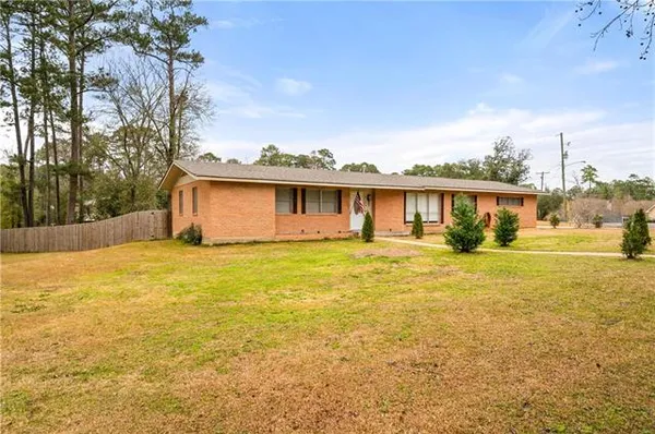 $269,000 | 2101 Fairview Lane, Pineville, LA 71360