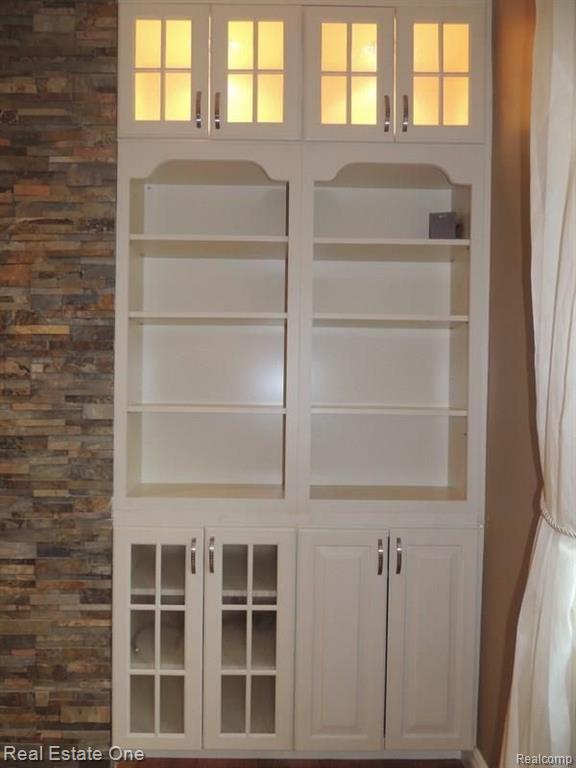 2199 Crystal Drive Rochester Hills, MI 48309 - Photo 5 of 43