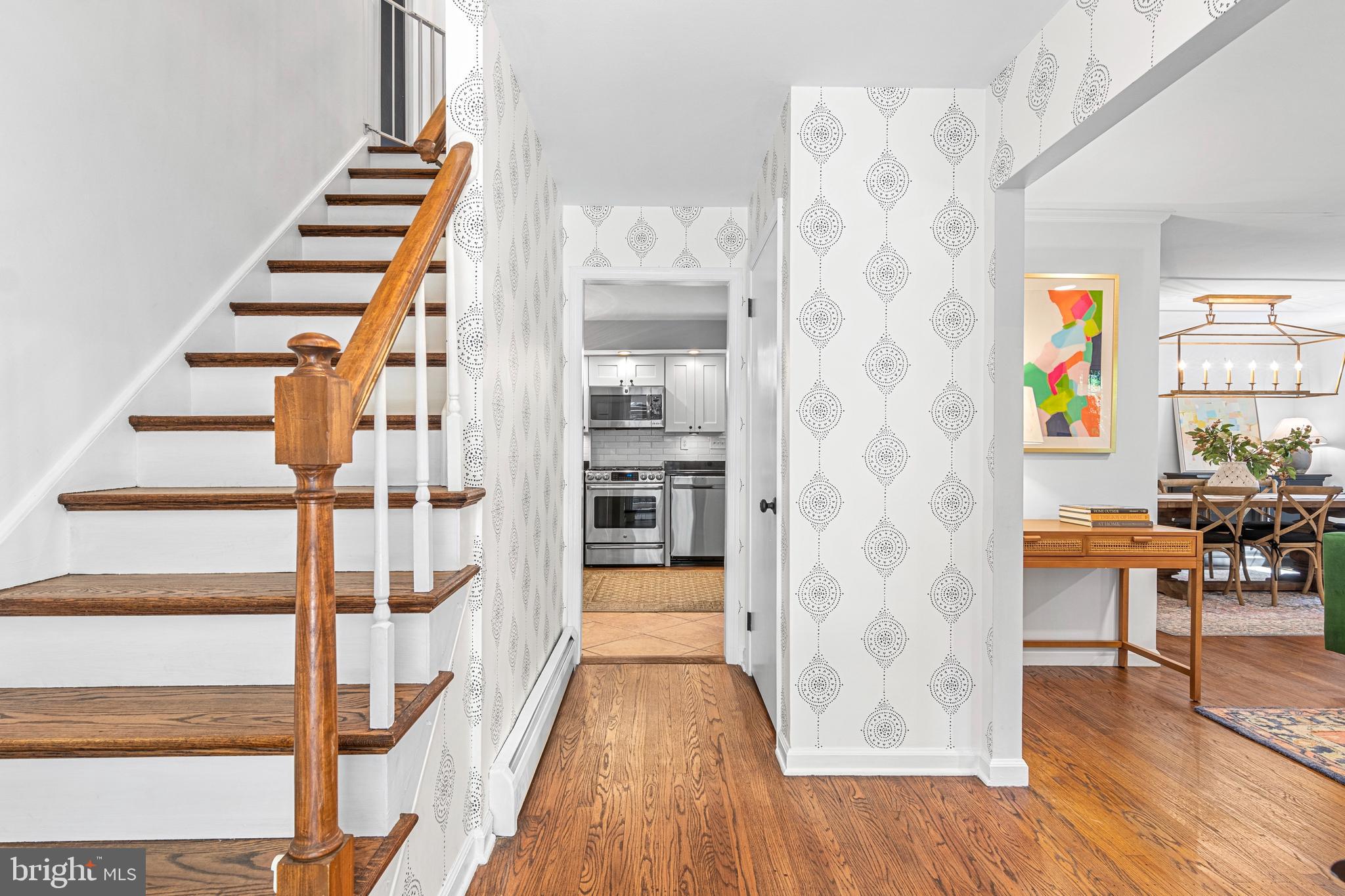 280 Danell Road Wayne, PA 19087 - Photo 8 of 57 Foyer.