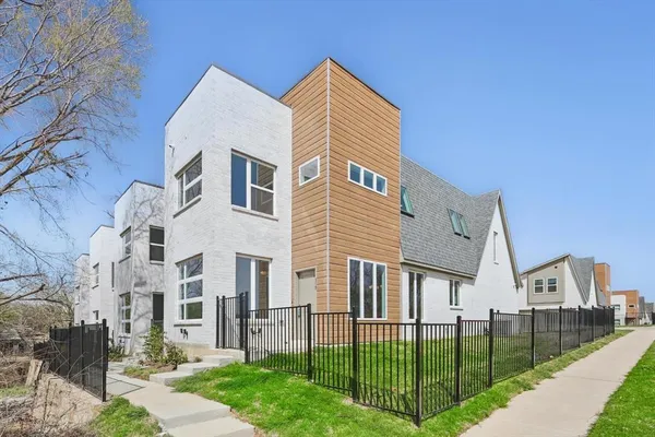 $3,000 | 306 Oakbend Drive, Lewisville, TX 75067