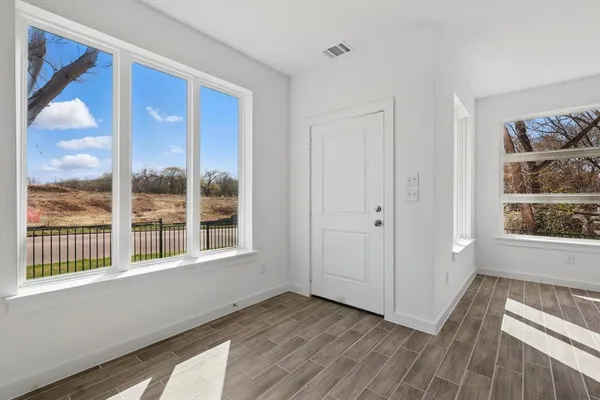 $3,000 | 306 Oakbend Drive, Lewisville, TX 75067