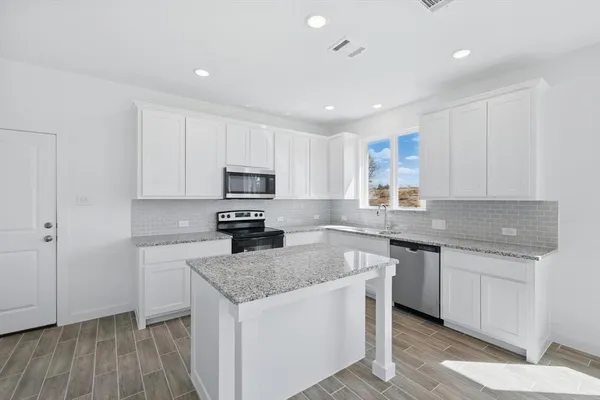 $3,000 | 306 Oakbend Drive, Lewisville, TX 75067