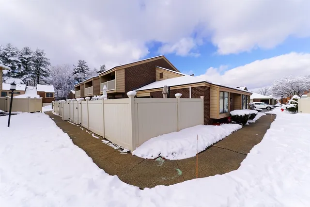 $375,000 | 117 Greenbrook Drive, Unit 117, Stoughton, MA 02072