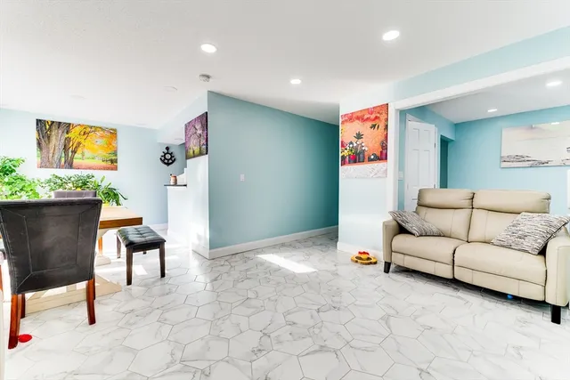 $375,000 | 117 Greenbrook Drive, Unit 117, Stoughton, MA 02072