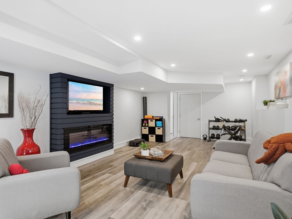 121 Greenwood Road Andover, MA 01810 - Photo 33 of 40