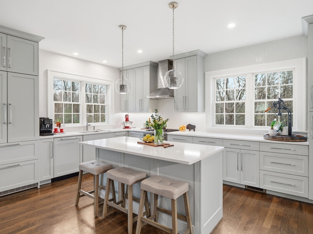 121 Greenwood Road Andover, MA 01810 - Photo 4 of 40