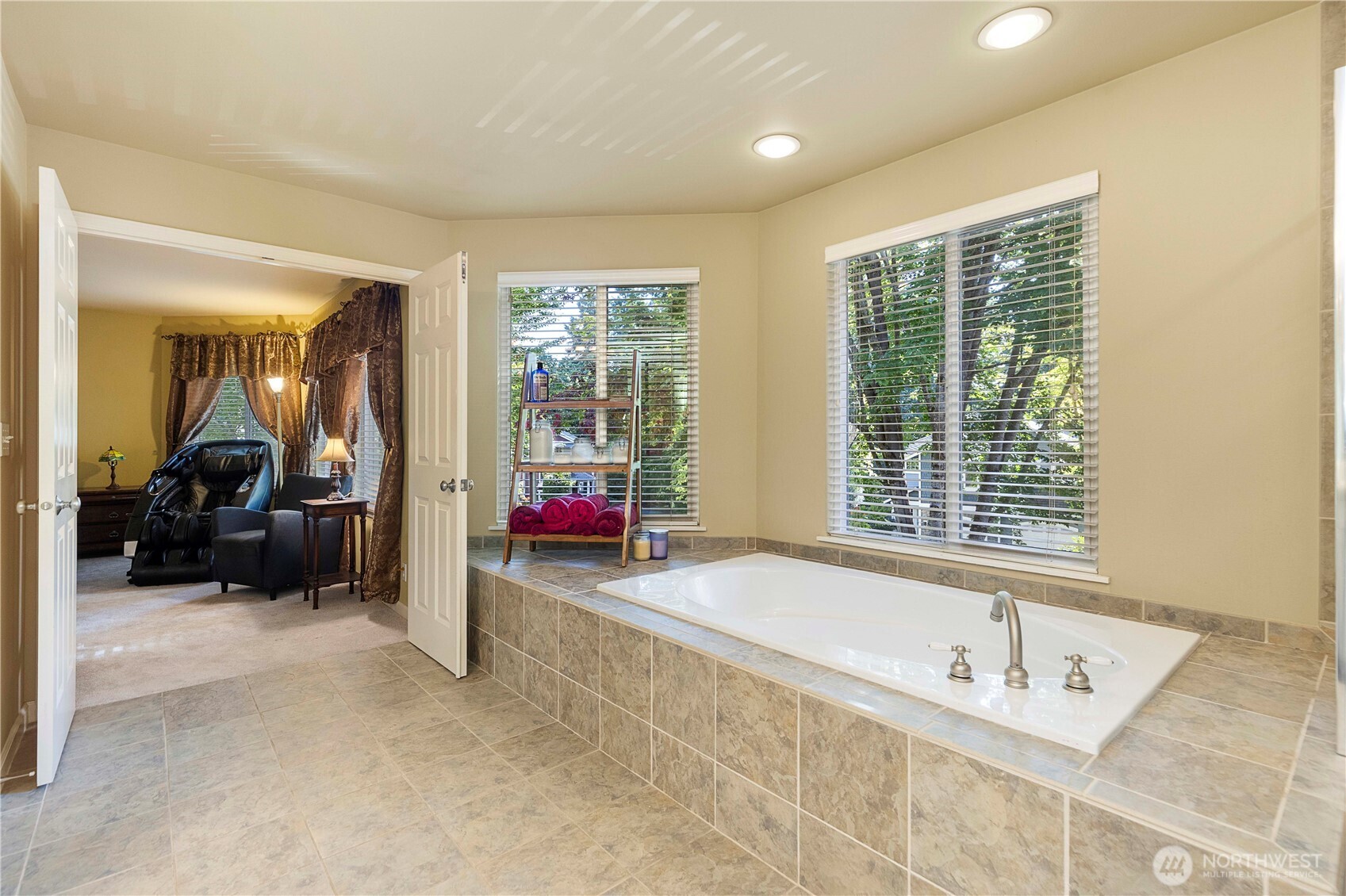 9127 Northeast 160th Place Bothell, WA 98011 - Photo 24 of 36