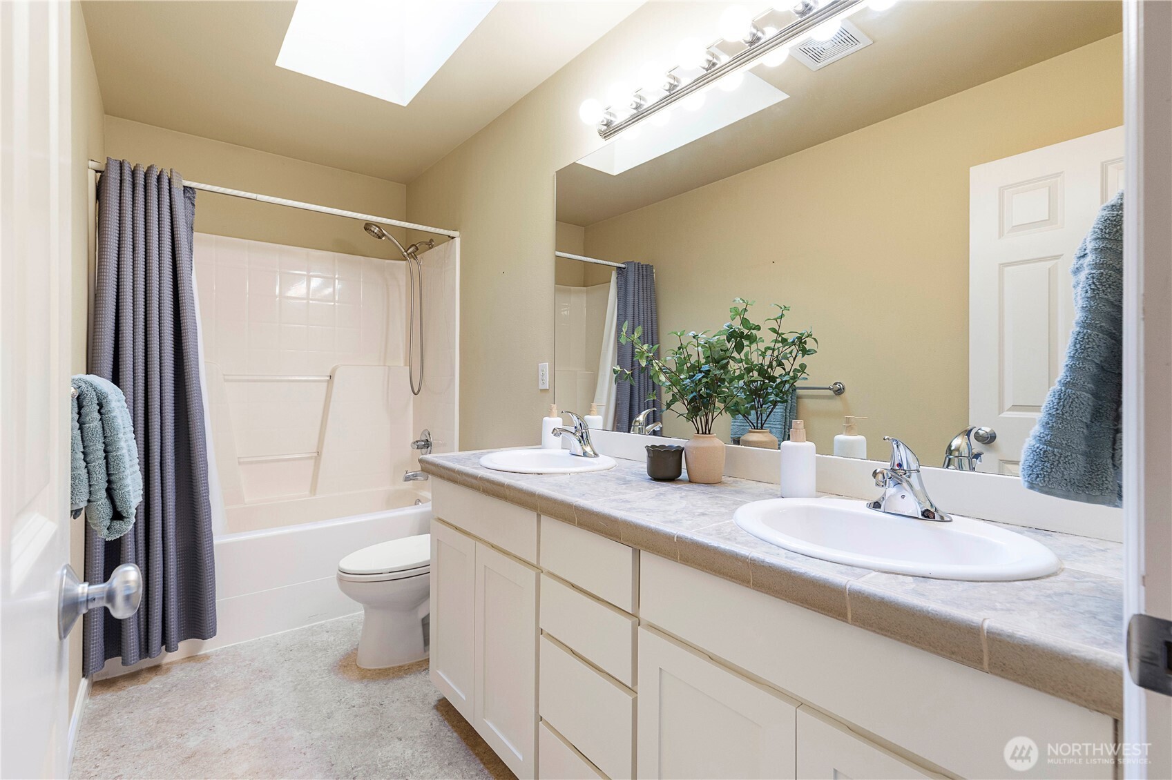 9127 Northeast 160th Place Bothell, WA 98011 - Photo 30 of 36