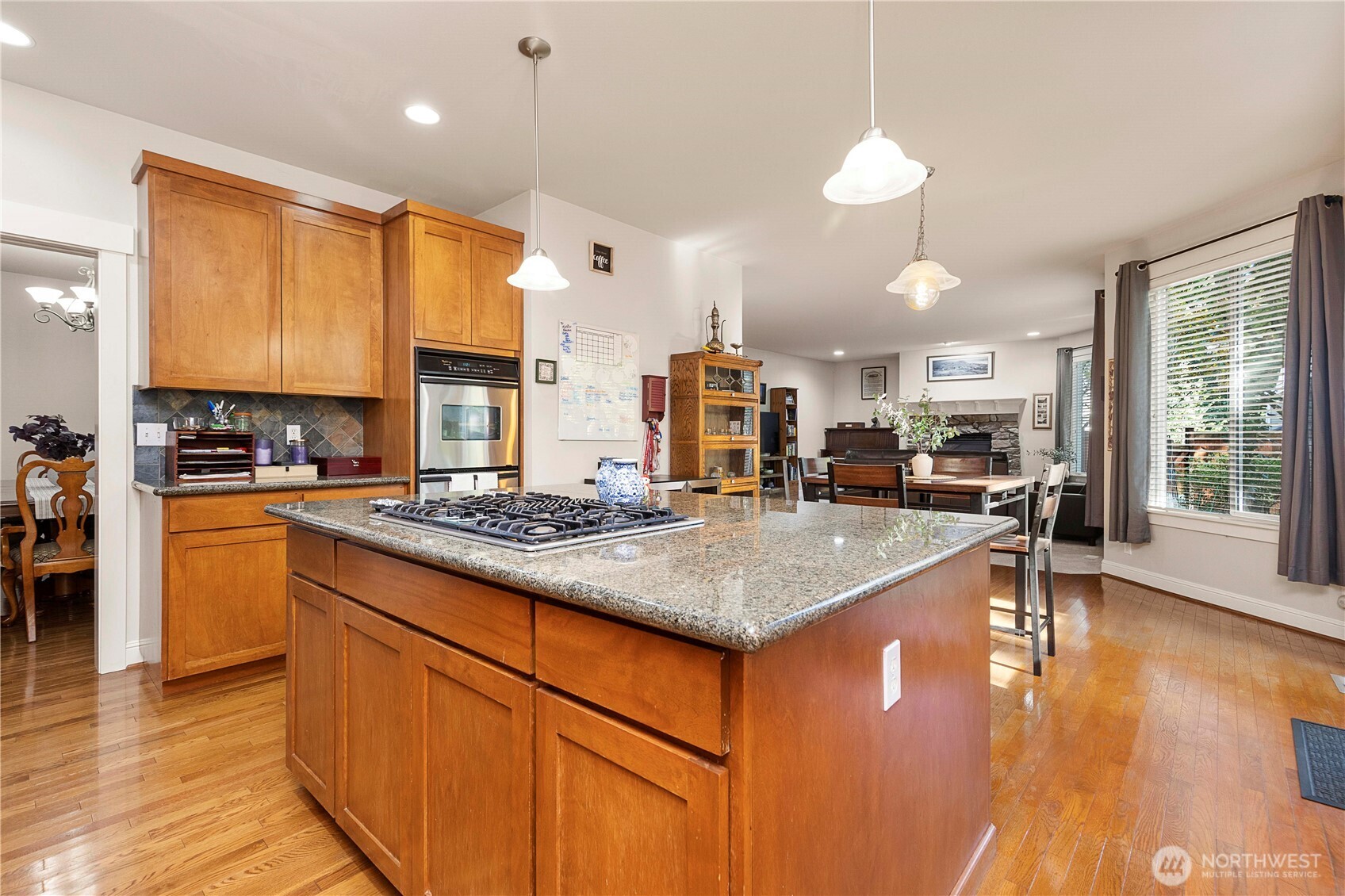 9127 Northeast 160th Place Bothell, WA 98011 - Photo 10 of 36