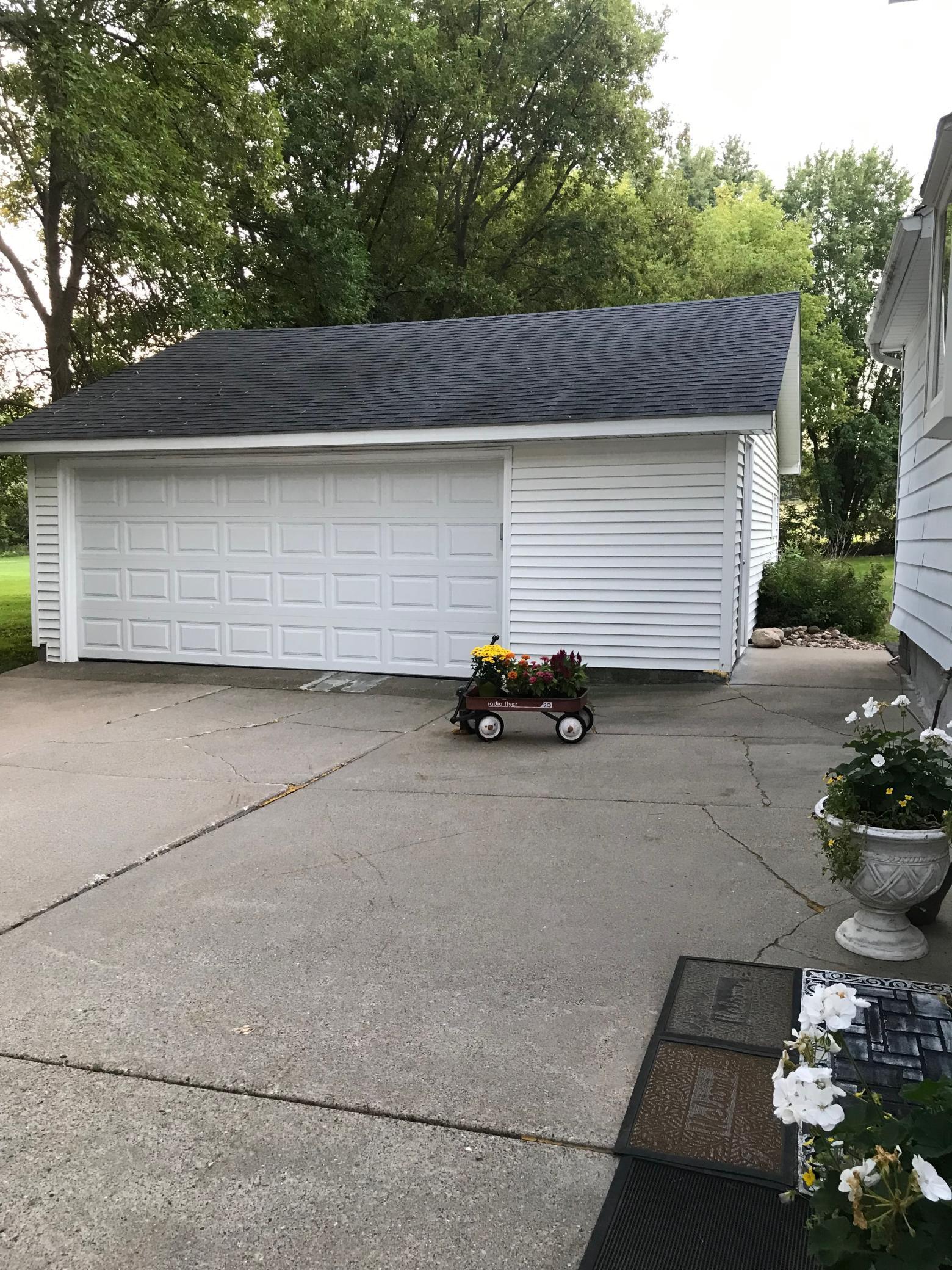 8585 Dale Road Woodbury, MN 55129 - Photo 28 of 46