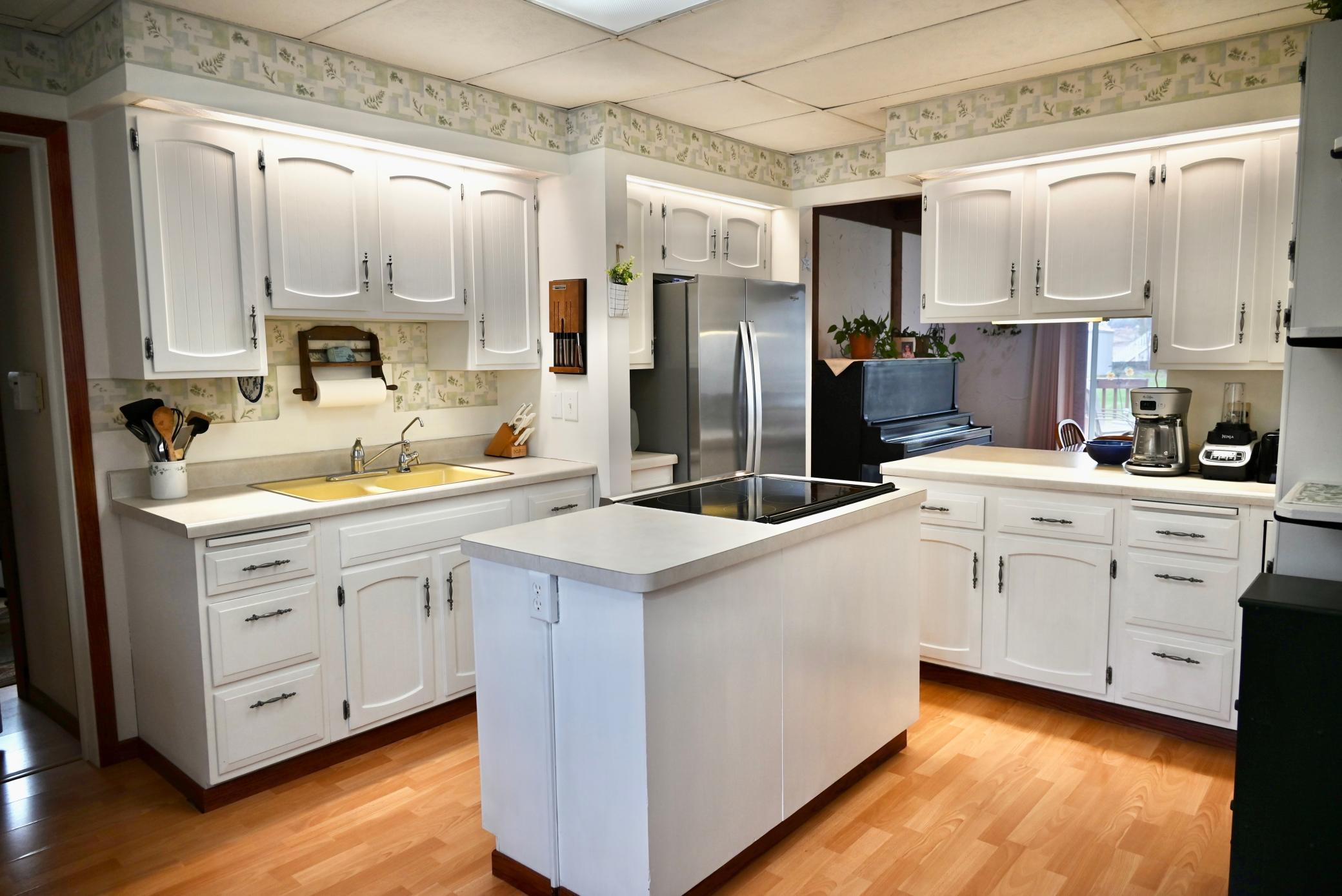 8585 Dale Road Woodbury, MN 55129 - Photo 4 of 46