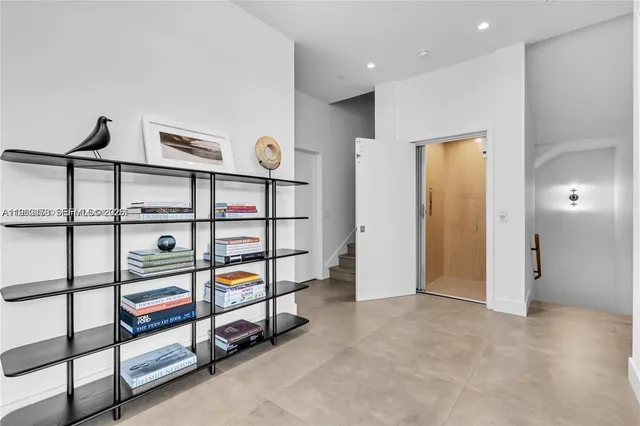 $2,975,000 | 650 Northeast 32nd Street, Unit BH6, Miami, FL 33137