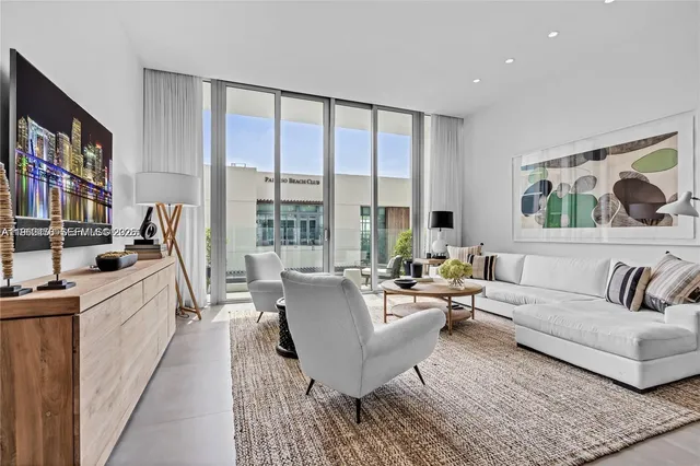 $2,975,000 | 650 Northeast 32nd Street, Unit BH6, Miami, FL 33137