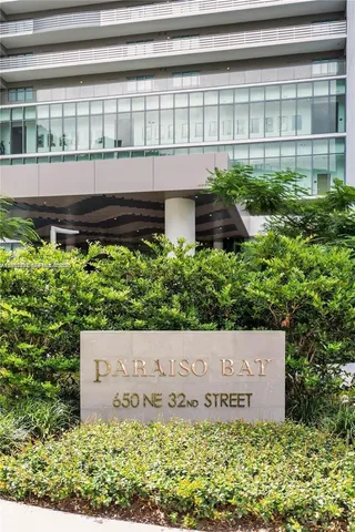$2,975,000 | 650 Northeast 32nd Street, Unit BH6, Miami, FL 33137