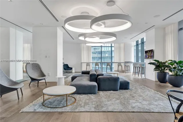 $2,975,000 | 650 Northeast 32nd Street, Unit BH6, Miami, FL 33137