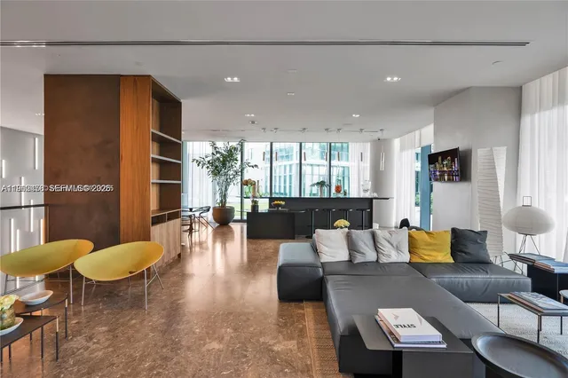 $2,975,000 | 650 Northeast 32nd Street, Unit BH6, Miami, FL 33137