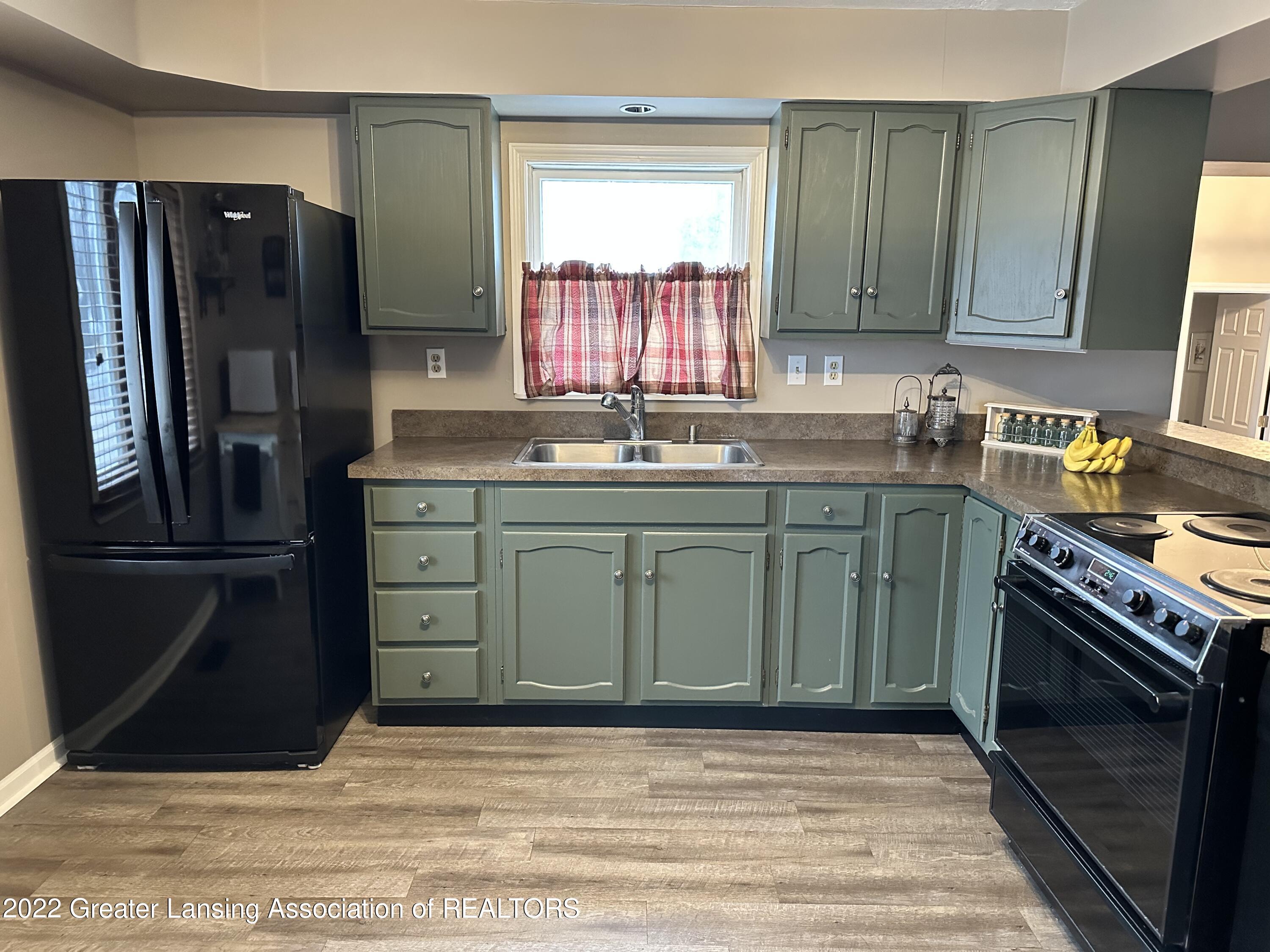 6510 Creyts Road Dimondale, MI 48821 - Photo 8 of 30 Kitchen