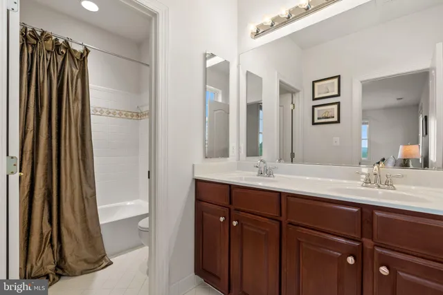 a view of a workspace with furniture