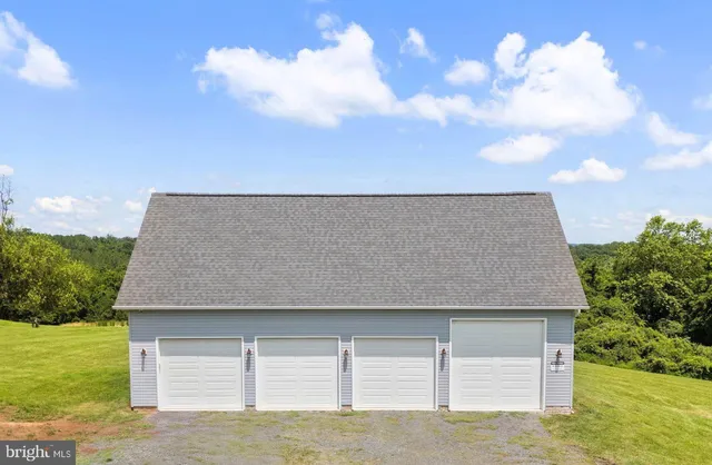 $2,750,000 | 22077 Oatlands Road, Aldie, VA 20105