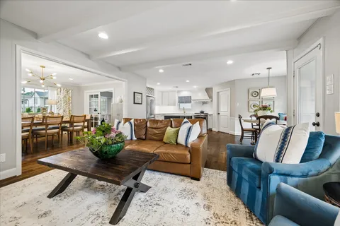 $980,000 | 722 West Forest Drive, Houston, TX 77079