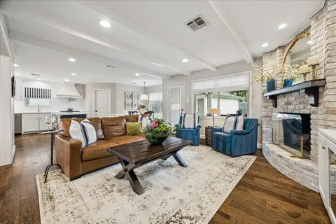 $980,000 | 722 West Forest Drive, Houston, TX 77079