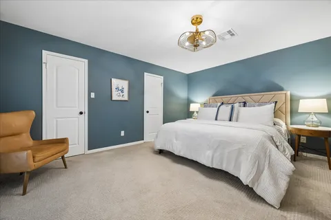 $980,000 | 722 West Forest Drive, Houston, TX 77079