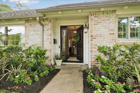 $980,000 | 722 West Forest Drive, Houston, TX 77079