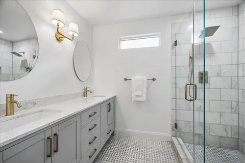 $980,000 | 722 West Forest Drive, Houston, TX 77079