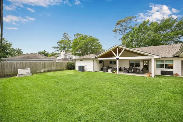$980,000 | 722 West Forest Drive, Houston, TX 77079