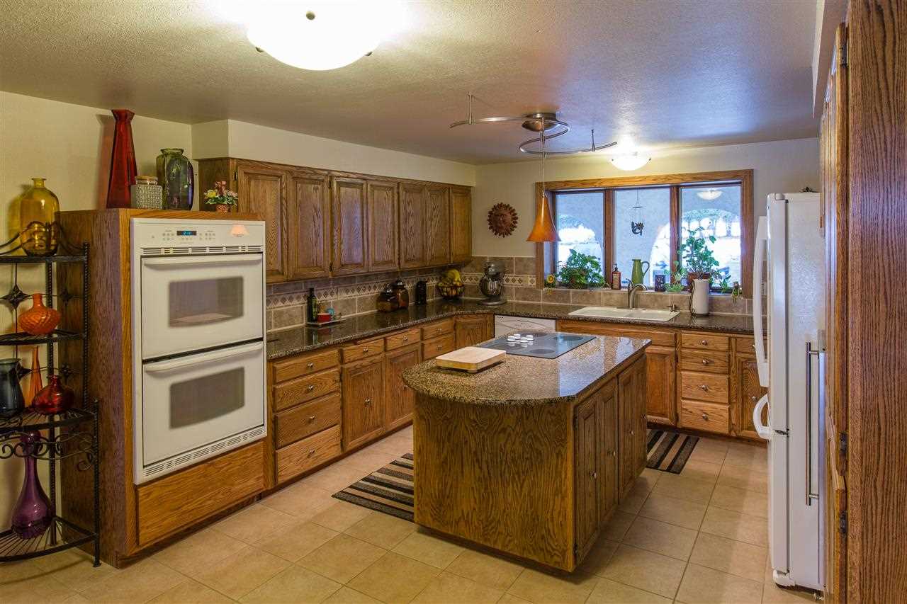 3608 South Fancher Road Spokane, WA 99223 - Photo 8 of 20