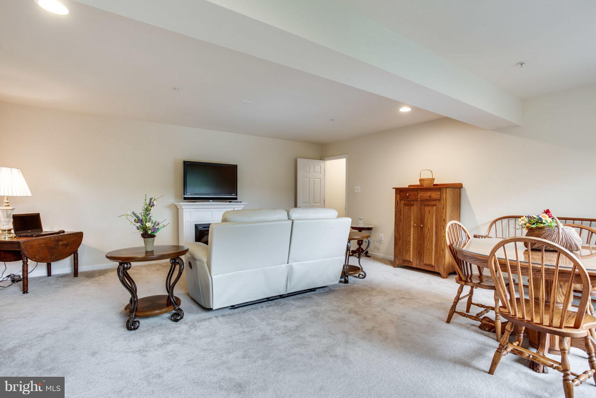 6944 Meadowlake Road New Market, MD 21774 - Photo 14 of 30 Great Room