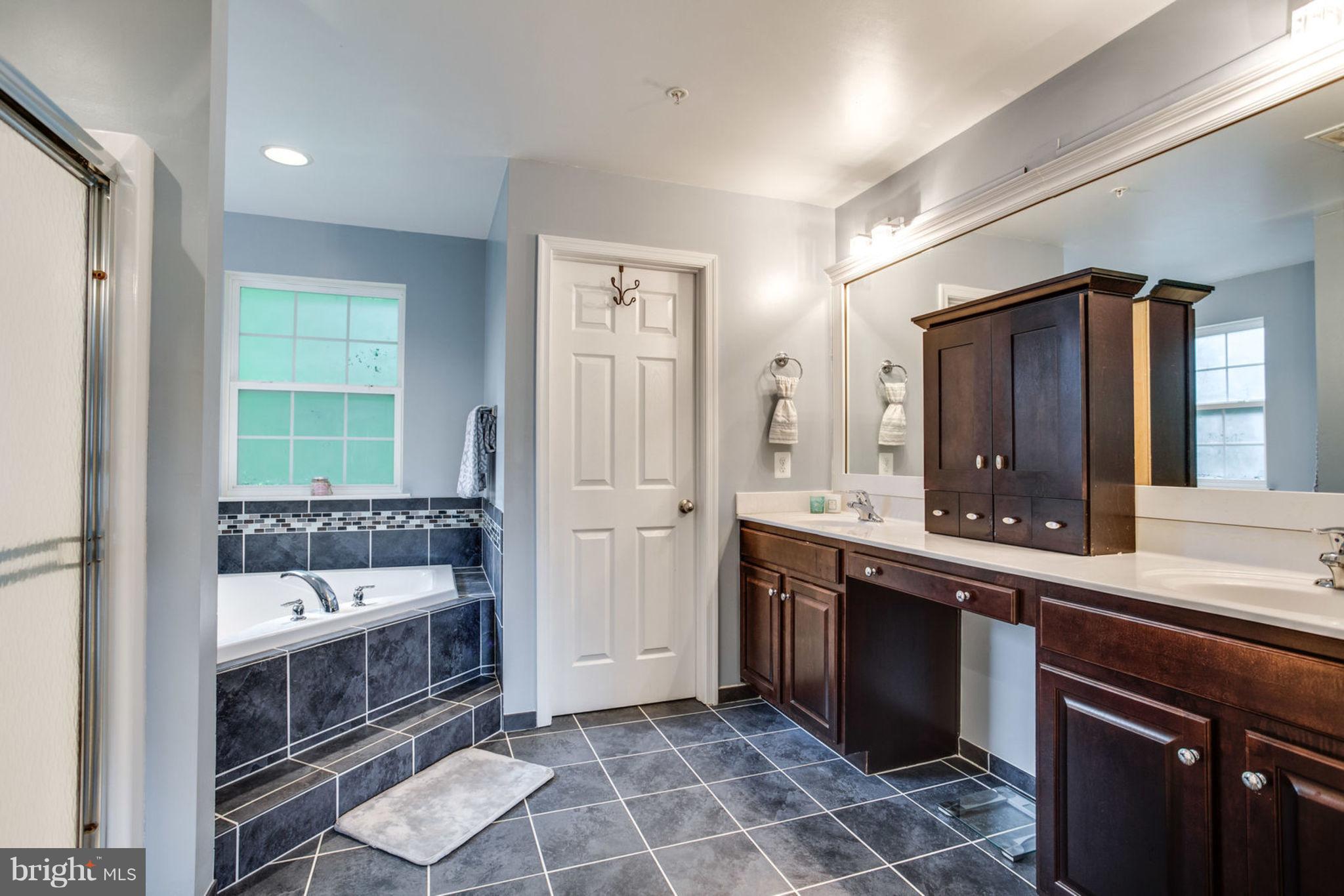 6944 Meadowlake Road New Market, MD 21774 - Photo 18 of 30 Bath (Master)