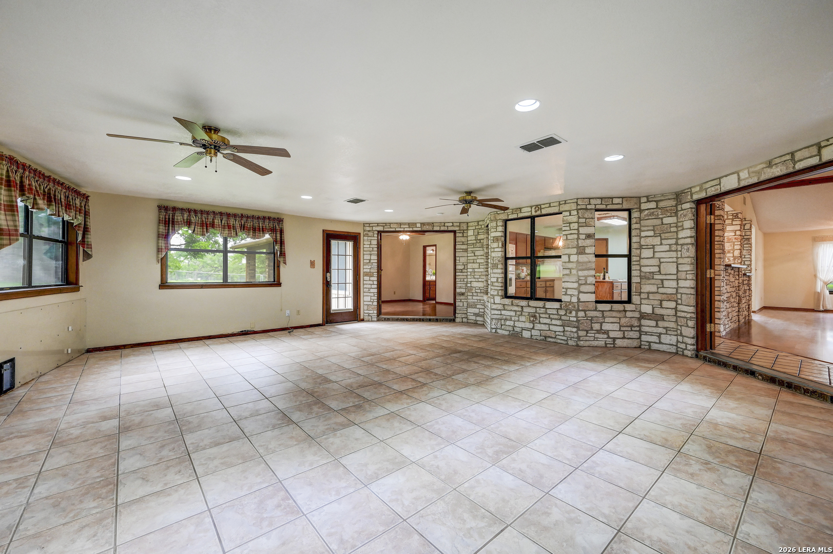 365 Buffalo Spring Road New Braunfels, TX 78132 - Photo 18 of 45