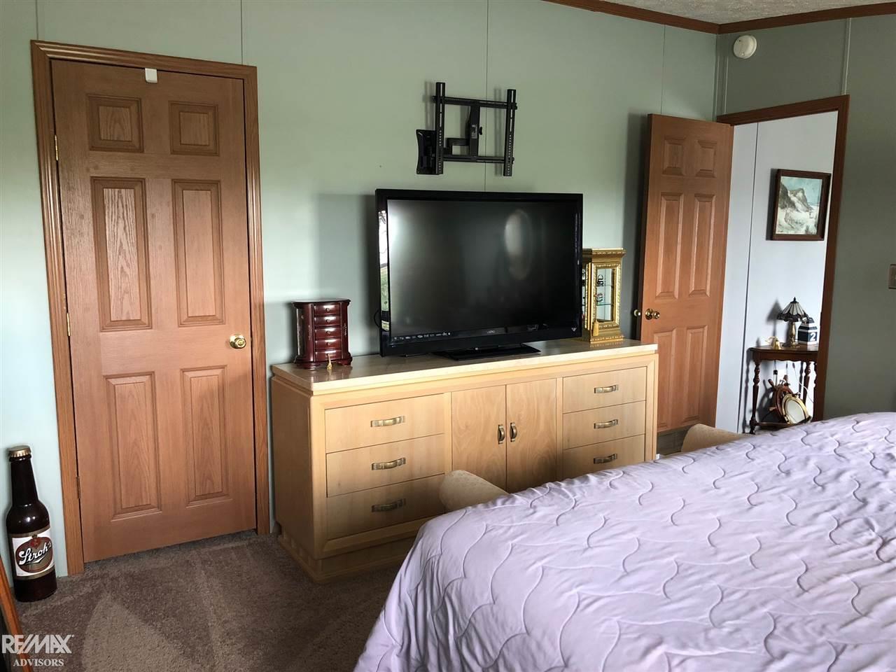7354 Bealane Road Algonac, MI 48001 - Photo 32 of 36 31356932-31.JPG